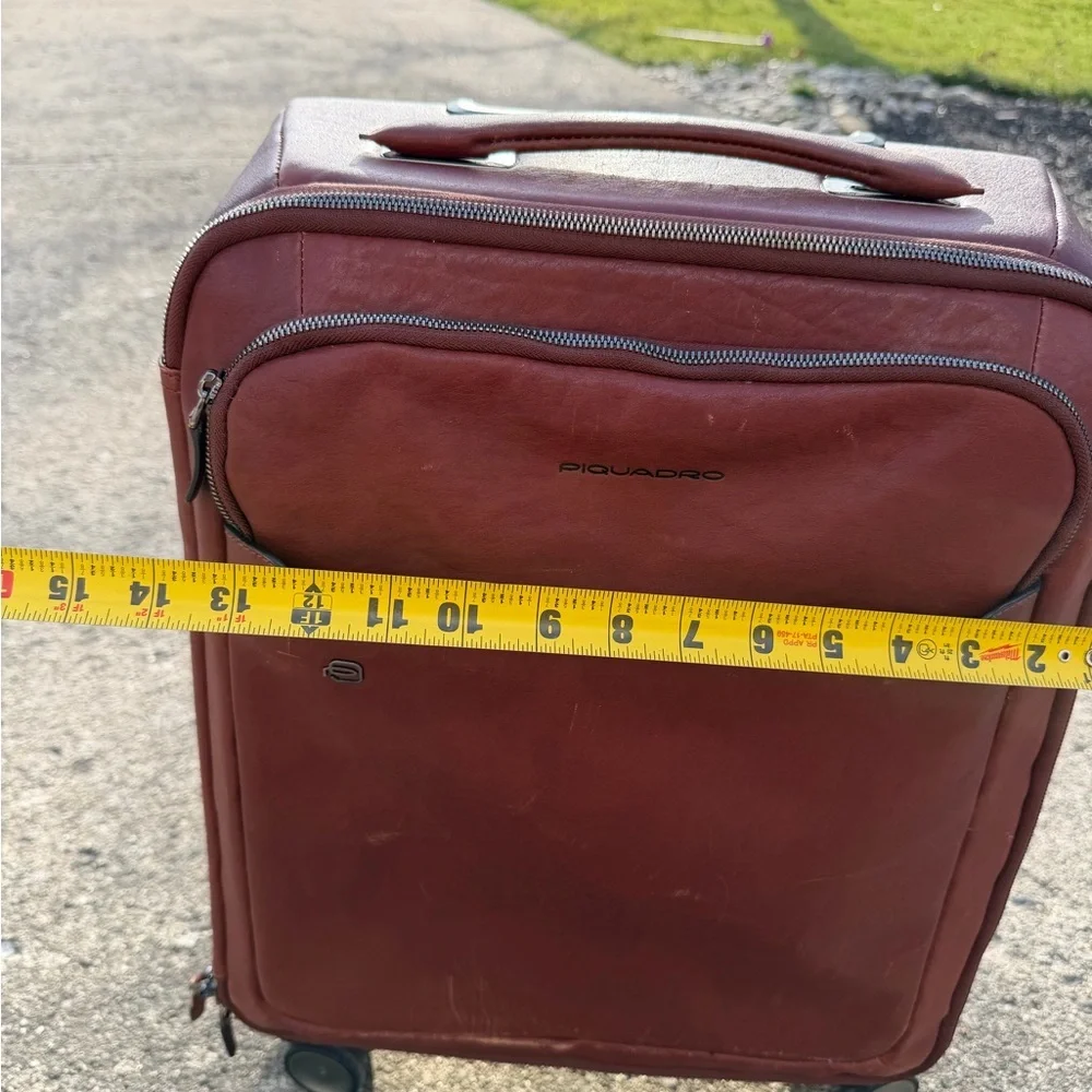Piquadro gently used